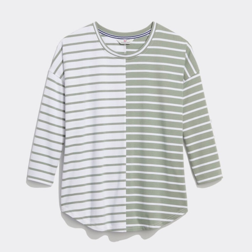Vineyard vines tee